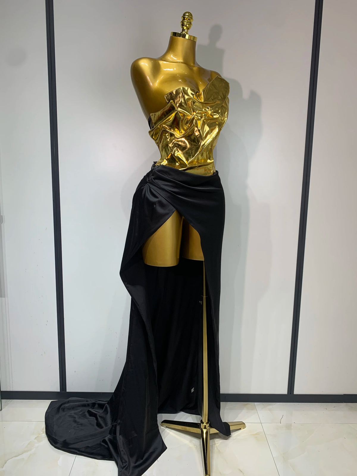 2025 New Arrival Women Gold Color Sexy Laced-up Tops 2 Pieces Set Long Dress Celebrate Evening Party Celebrity Elegant Dress